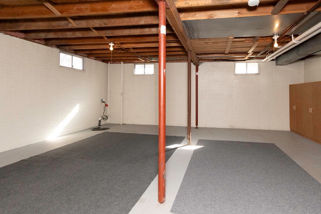 5935 Ashland Place, Johnston, IA 50131