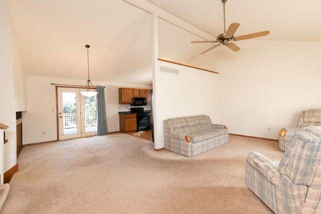 5935 Ashland Place, Johnston, IA 50131
