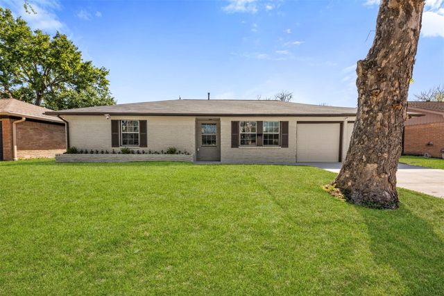 4115 Trail Lake Drive, Houston, TX 77045