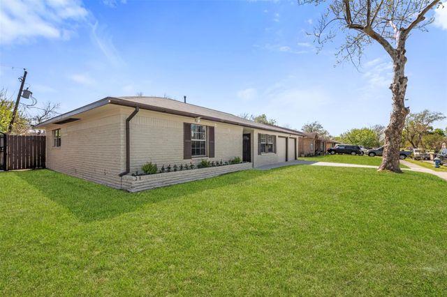 4115 Trail Lake Drive, Houston, TX 77045