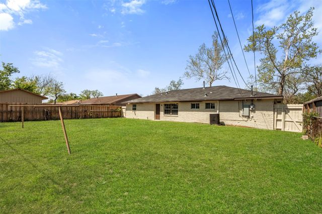 4115 Trail Lake Drive, Houston, TX 77045