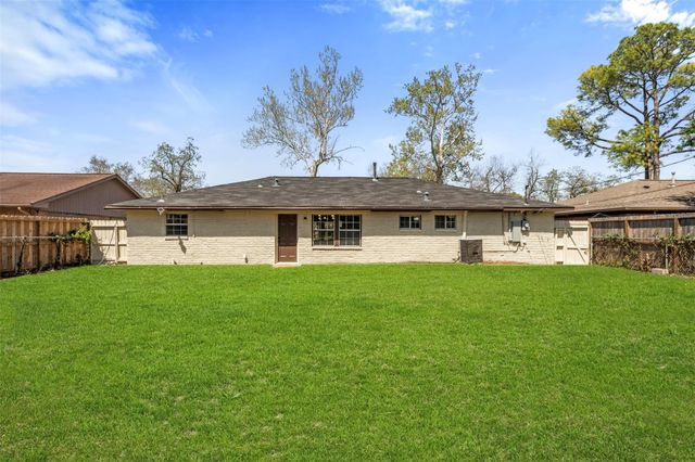 4115 Trail Lake Drive, Houston, TX 77045