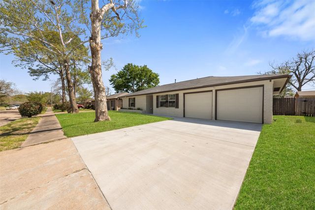 4115 Trail Lake Drive, Houston, TX 77045