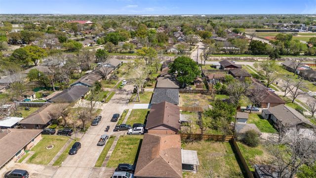 4115 Trail Lake Drive, Houston, TX 77045