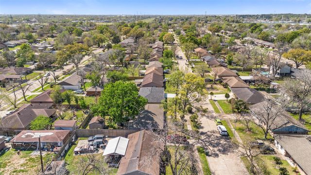 4115 Trail Lake Drive, Houston, TX 77045