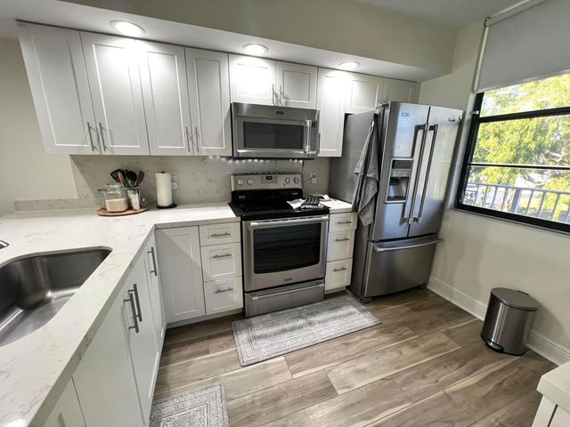 1510 Whitehall Drive 301, Davie, FL 33324