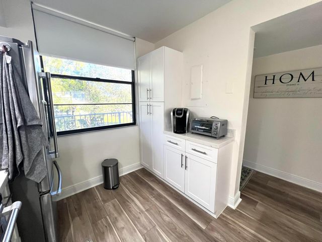 1510 Whitehall Drive 301, Davie, FL 33324