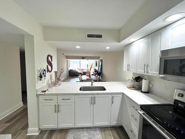 1510 Whitehall Drive 301, Davie, FL 33324