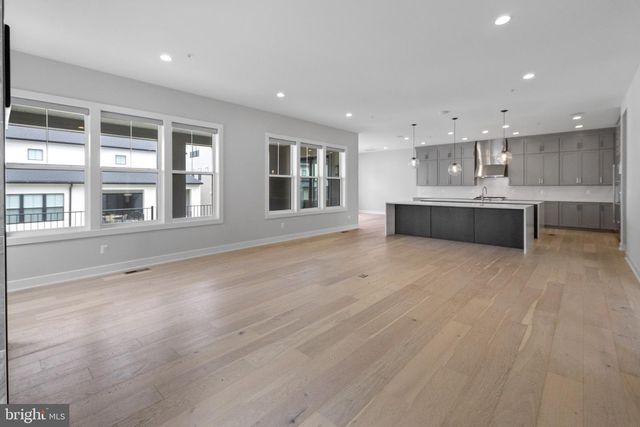 6829 PENNGROVE LN, Bethesda, MD 20817