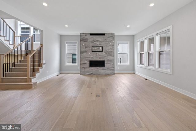 6829 PENNGROVE LN, Bethesda, MD 20817