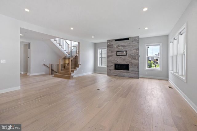 6829 PENNGROVE LN, Bethesda, MD 20817