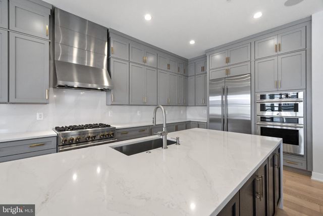 6829 PENNGROVE LN, Bethesda, MD 20817