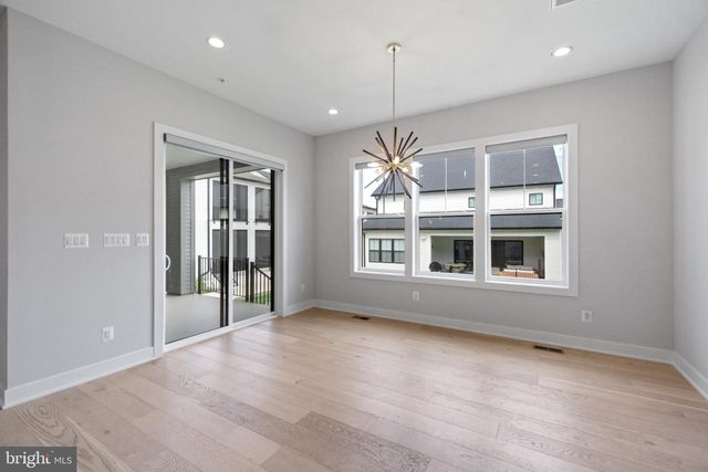 6829 PENNGROVE LN, Bethesda, MD 20817
