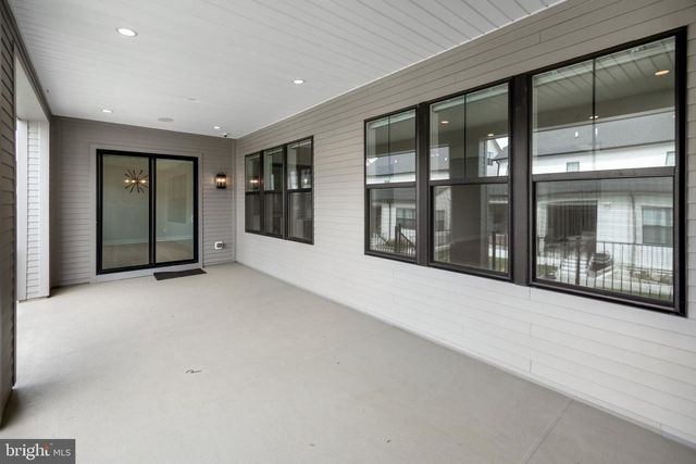 6829 PENNGROVE LN, Bethesda, MD 20817