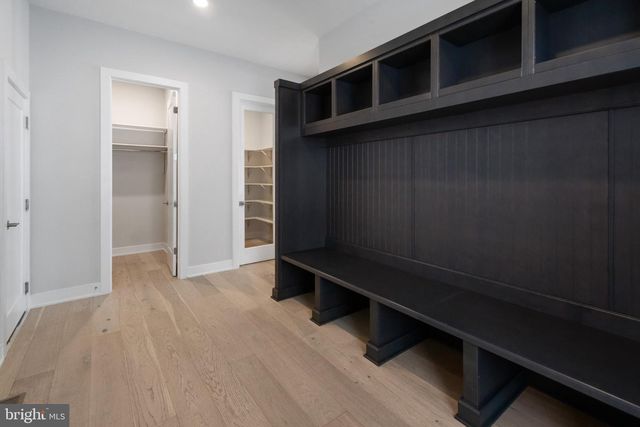 6829 PENNGROVE LN, Bethesda, MD 20817