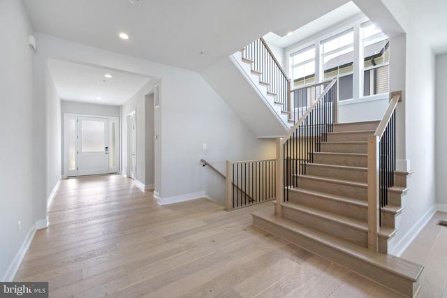 6829 PENNGROVE LN, Bethesda, MD 20817