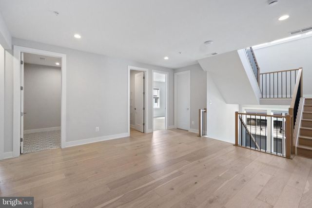 6829 PENNGROVE LN, Bethesda, MD 20817