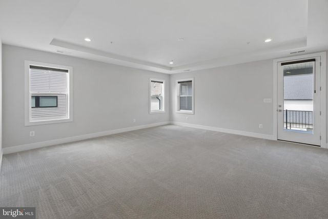 6829 PENNGROVE LN, Bethesda, MD 20817
