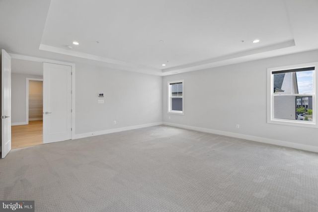 6829 PENNGROVE LN, Bethesda, MD 20817