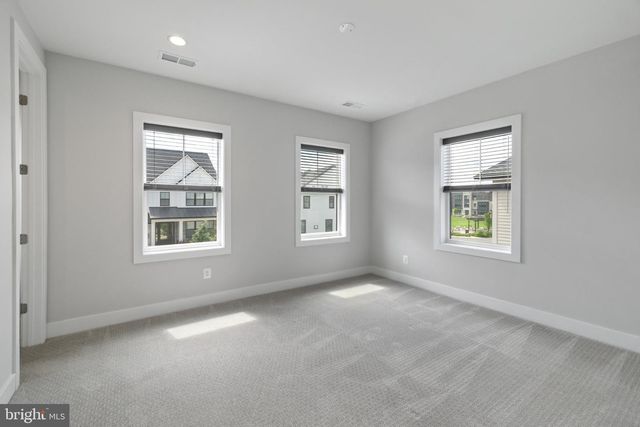 6829 PENNGROVE LN, Bethesda, MD 20817