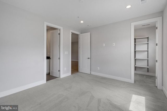 6829 PENNGROVE LN, Bethesda, MD 20817