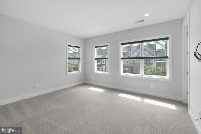 6829 PENNGROVE LN, Bethesda, MD 20817