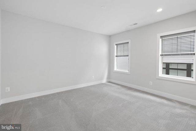6829 PENNGROVE LN, Bethesda, MD 20817