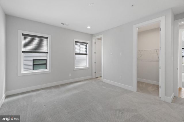 6829 PENNGROVE LN, Bethesda, MD 20817