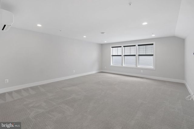6829 PENNGROVE LN, Bethesda, MD 20817
