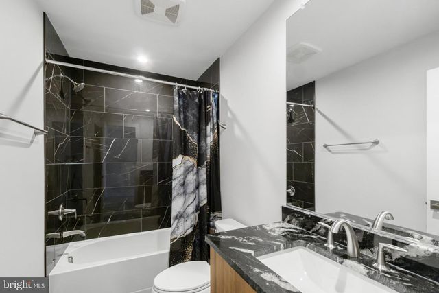 6829 PENNGROVE LN, Bethesda, MD 20817