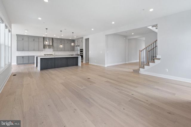 6829 PENNGROVE LN, Bethesda, MD 20817
