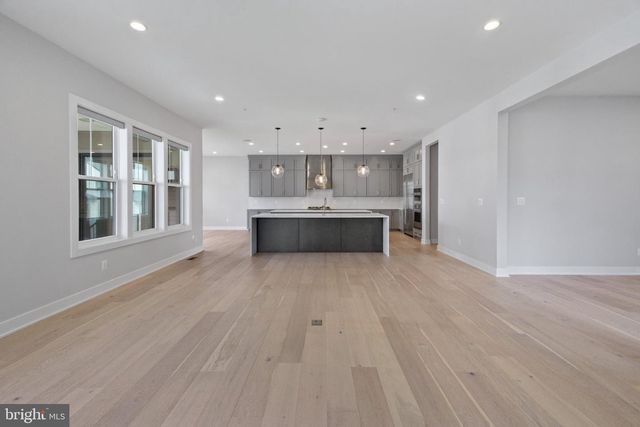 6829 PENNGROVE LN, Bethesda, MD 20817
