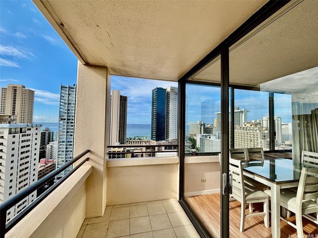 2410 Cleghorn Street 2403, Honolulu, HI 96815