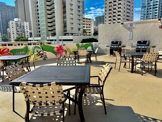 2410 Cleghorn Street 2403, Honolulu, HI 96815