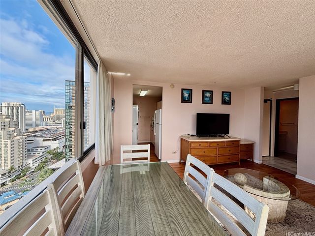 2410 Cleghorn Street 2403, Honolulu, HI 96815
