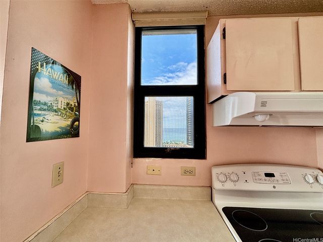 2410 Cleghorn Street 2403, Honolulu, HI 96815