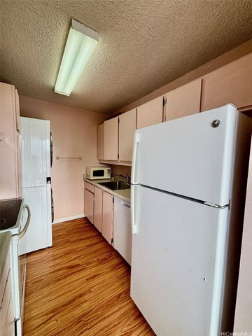 2410 Cleghorn Street 2403, Honolulu, HI 96815