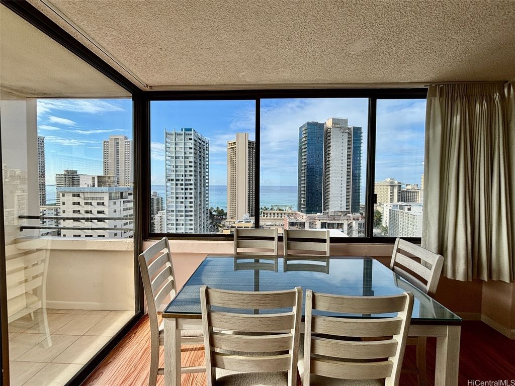 2410 Cleghorn Street 2403, Honolulu, HI 96815