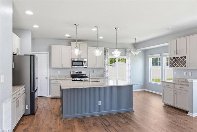 1808 Ashlar LN, Chesapeake, VA 23320