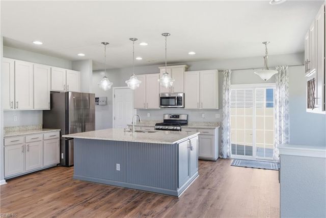 1808 Ashlar LN, Chesapeake, VA 23320