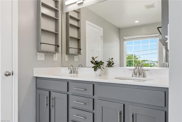 1808 Ashlar LN, Chesapeake, VA 23320