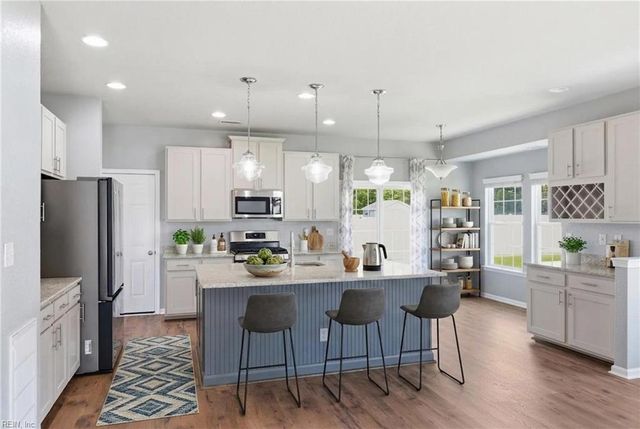 1808 Ashlar LN, Chesapeake, VA 23320