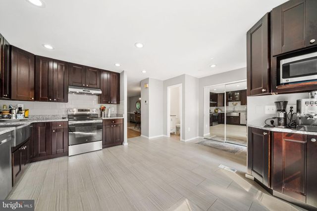 1722 CY CT, Vienna, VA 22182