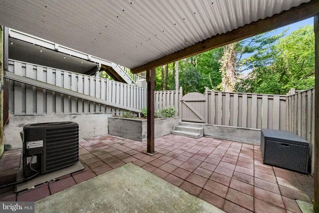 1722 CY CT, Vienna, VA 22182