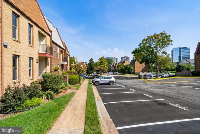 1722 CY CT, Vienna, VA 22182