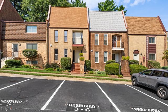 1722 CY CT, Vienna, VA 22182