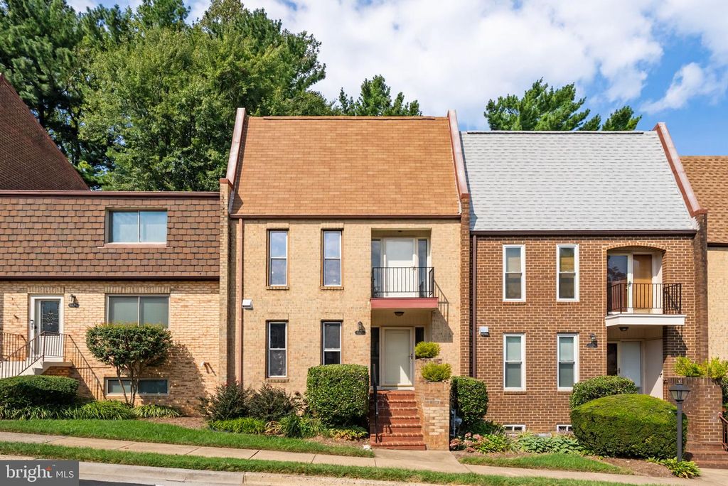 1722 CY CT, Vienna, VA 22182