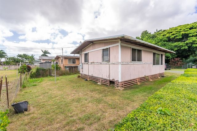 41-1702 Kalanianaole Highway, Waimanalo, HI 96795