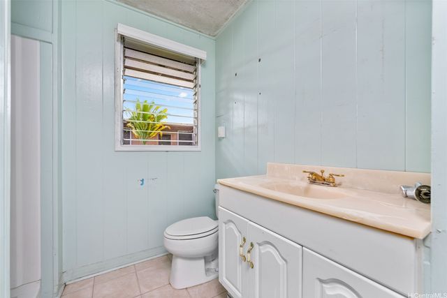 41-1702 Kalanianaole Highway, Waimanalo, HI 96795