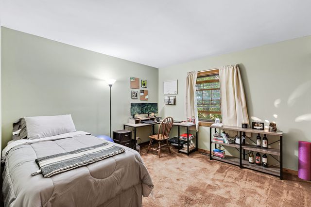 29650 N Garland Road, Wauconda, IL 60084